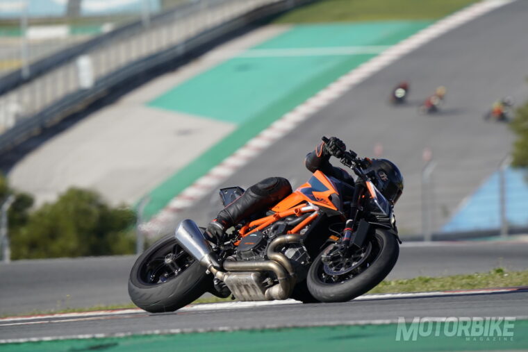 Prueba-KTM-1290-Super-Duke-R-2020-03