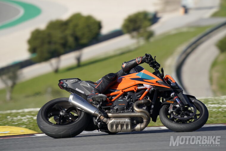 Prueba-KTM-1290-Super-Duke-R-2020-04