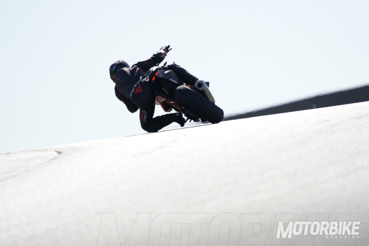 Prueba-KTM-1290-Super-Duke-R-2020-14