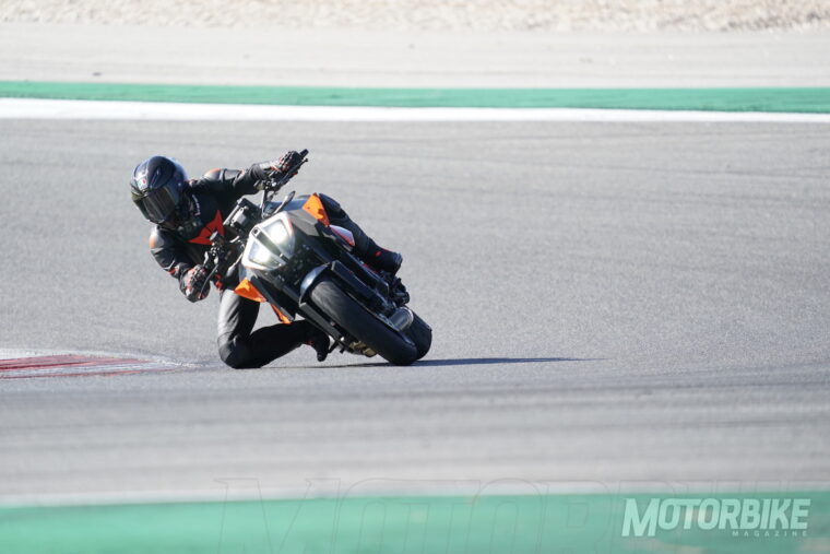 Prueba-KTM-1290-Super-Duke-R-2020-24