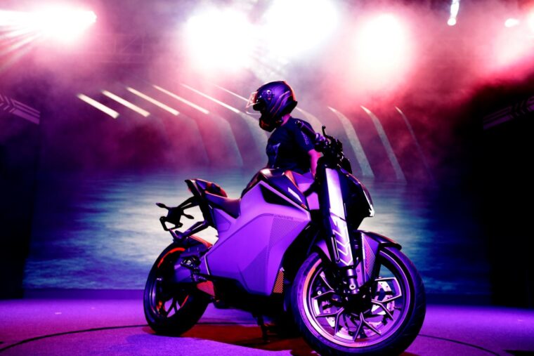 Ultraviolette-F77-moto-electrica-04