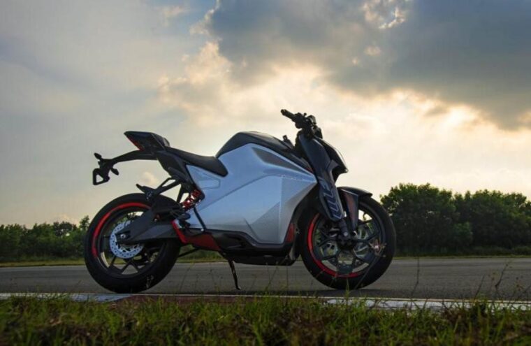 Ultraviolette F77 moto electrica 07