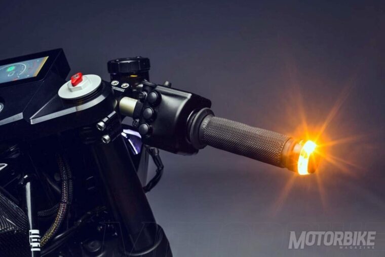 husqvarna-vitpilen-701-charles-leclerc-f1-display-intermitente