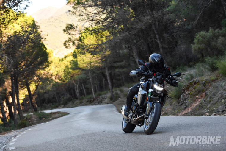 BMW-F-900-R-2020-presentacion-prueba-07