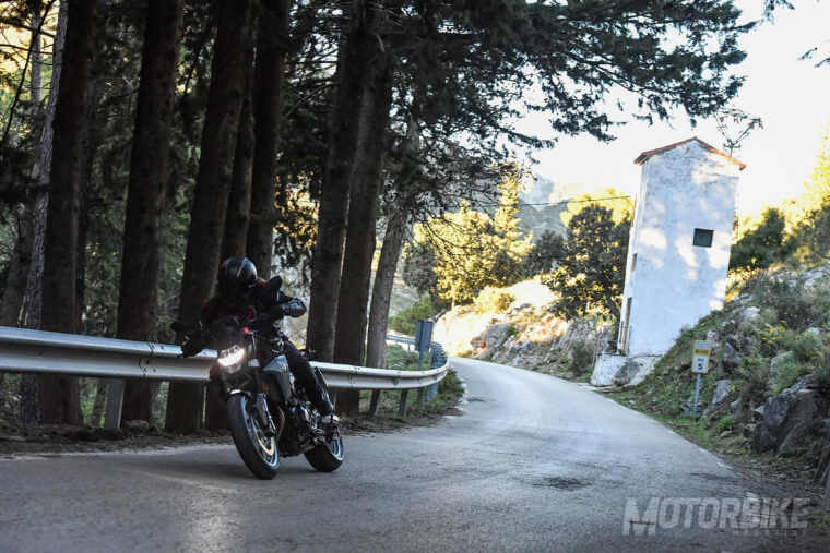 BMW-F-900-R-2020-presentacion-prueba-09