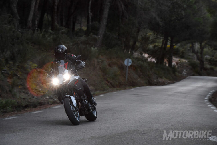 BMW-F-900-XR-2020-presentacion-prueba-05