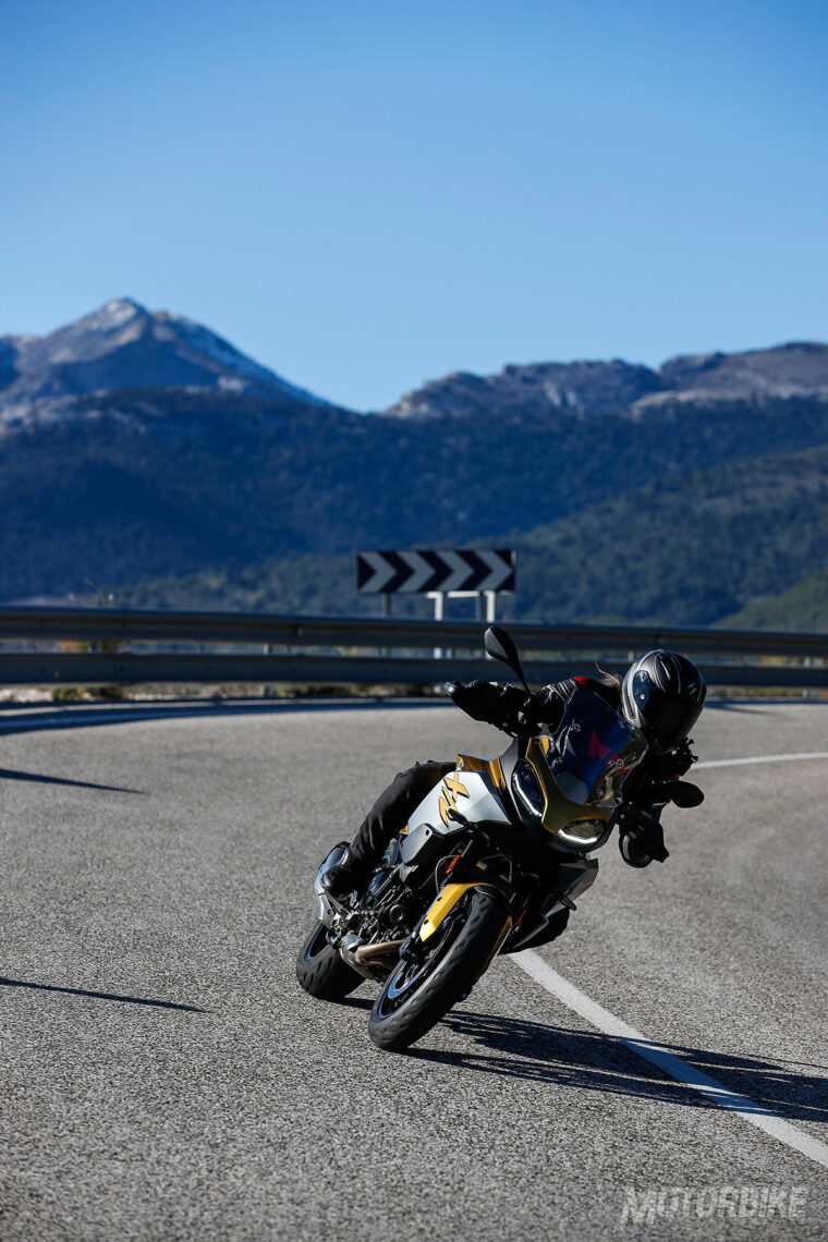 BMW-F-900-XR-2020-presentacion-prueba-32