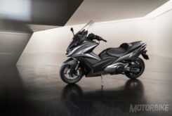 KYMCO AK 550 2020 marron 03