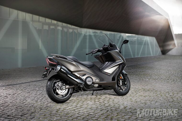 KYMCO-AK-550-2020-marron-04