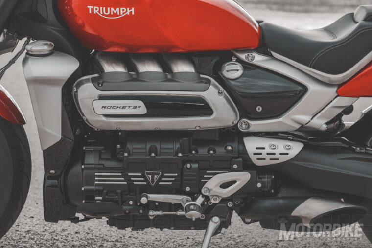 Triumph Rocket 3 R - GT - 2020 Prueba--20