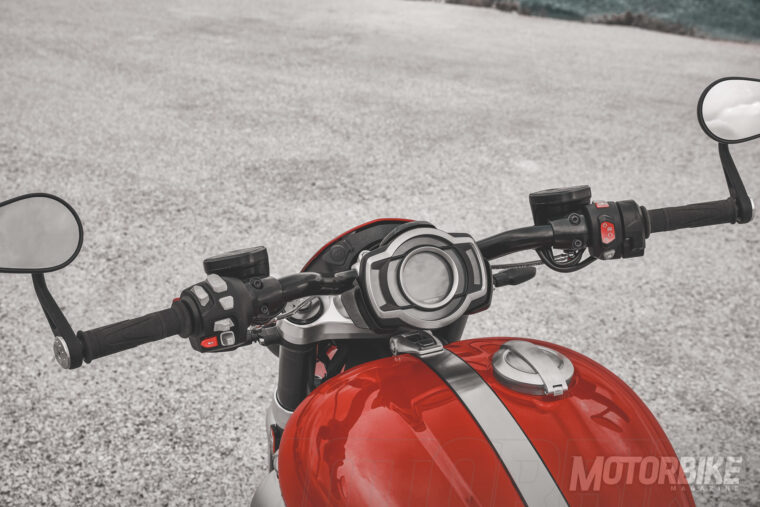 Triumph Rocket 3 R - GT - 2020 Prueba--26