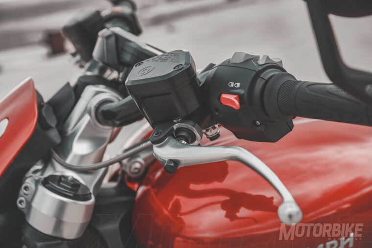 Triumph Rocket 3 R - GT - 2020 Prueba--27