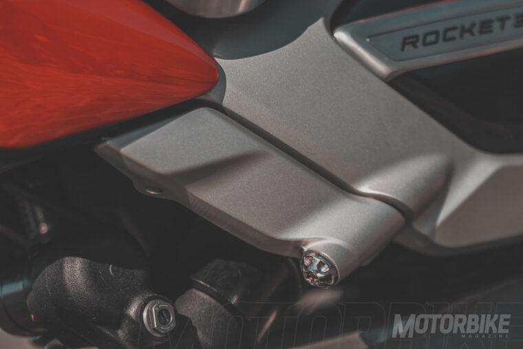 Triumph Rocket 3 R - GT - 2020 Prueba-4044