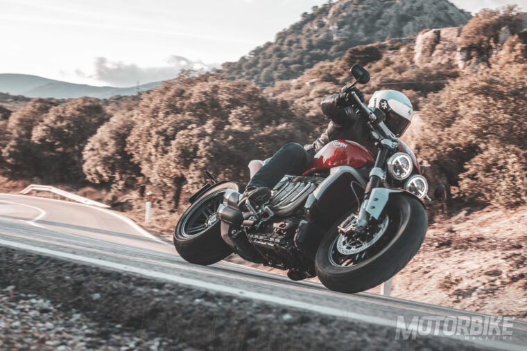 Triumph-Rocket-3-R-GT-2020prueba-09