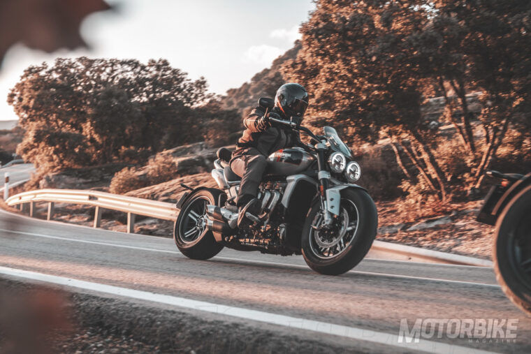 Triumph-Rocket-3-R-GT-2020prueba-17