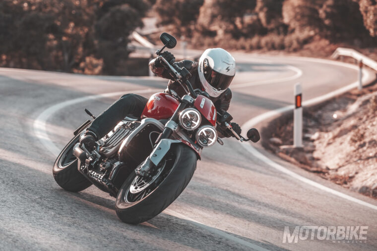 Triumph-Rocket-3-R-GT-2020prueba-21