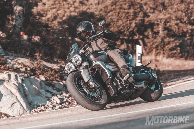 Triumph-Rocket-3-R-GT-2020prueba-24