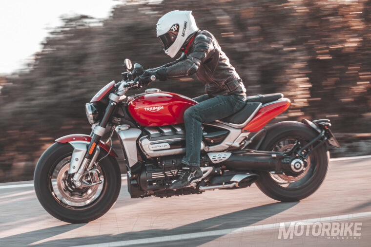 Triumph-Rocket-3-R-GT-2020prueba-26