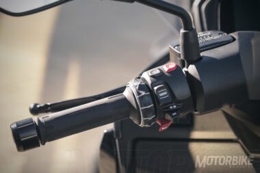 BMW connected ride conectividad smartphone