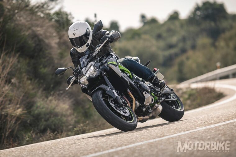 Face to Face: BMW F 900 R vs Kawasaki Z900 25 Prueba Kawasaki Z900 20208