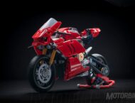 Ducati Panigale V 4 R LEGO Technic copia