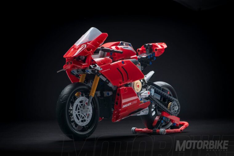 Ducati-Panigale-V-4-R-LEGO-Technic copia