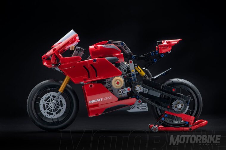 Ducati-Panigale-V4-R-LEGO-Technic copia