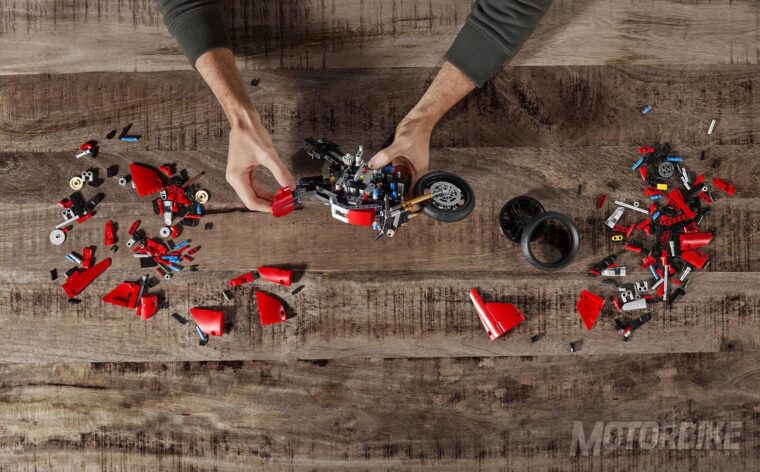 Ducati-Panigale-V4-R-LEGO-juguete copia