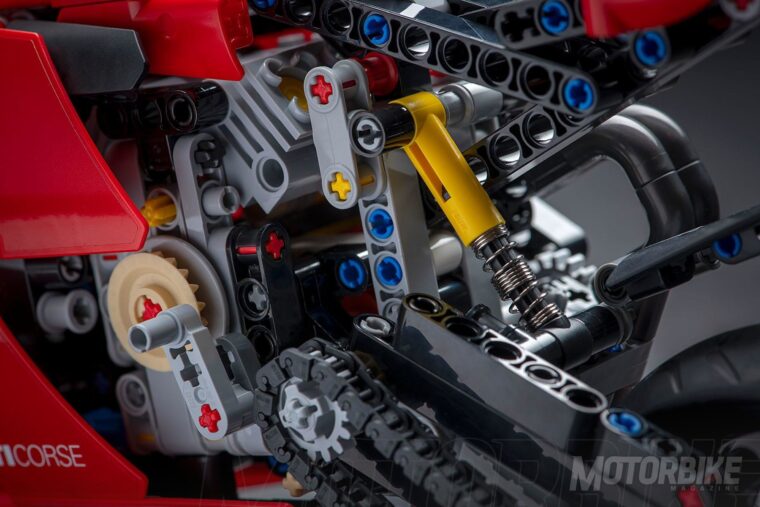 Ducati-Panigale-V4-R-LEGO-ohlins copia
