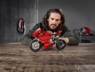 Ducati Panigale V4R LEGO copia