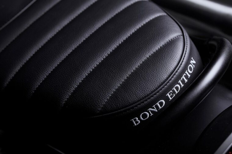 Triumph-Scrambler-1200-Bond-Edition-14