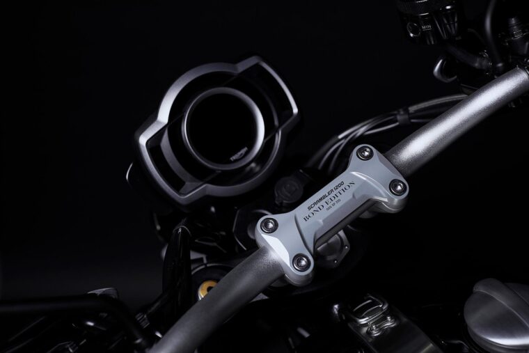 Triumph-Scrambler-1200-Bond-Edition-15