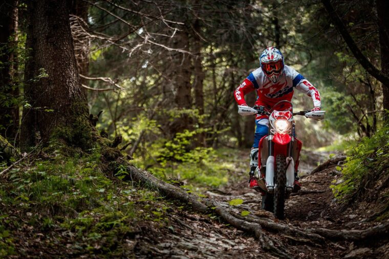Beta-RR-enduro-2021-accion (5)