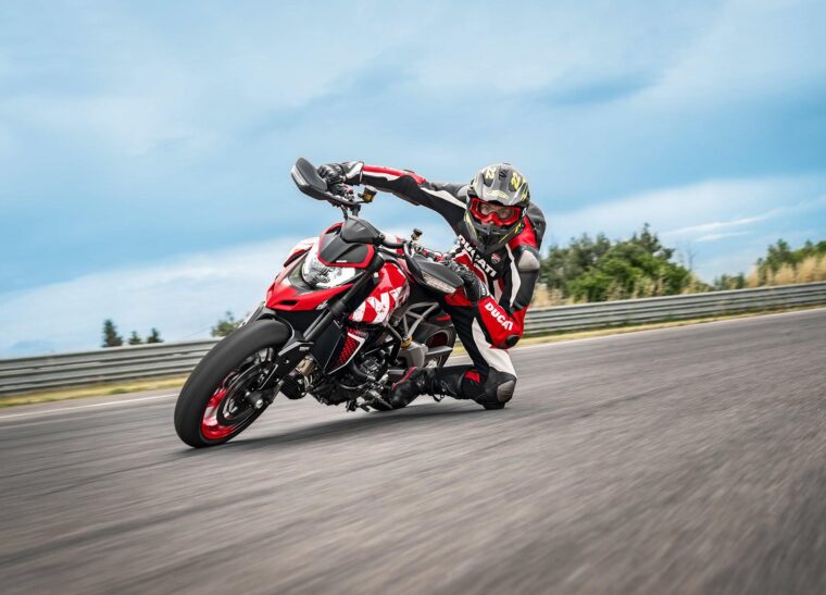 Ducati-Hypermotard-950-RVE-2021-13