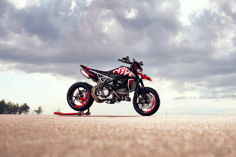 Ducati-Hypermotard-950-RVE-2021-16