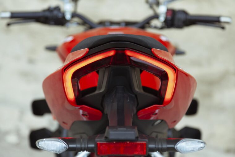 Ducati-Streetfighter-V4-S-2020-detalles-19