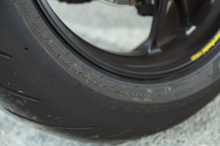 Ducati-Streetfighter-V4-S-2020-detalles-31