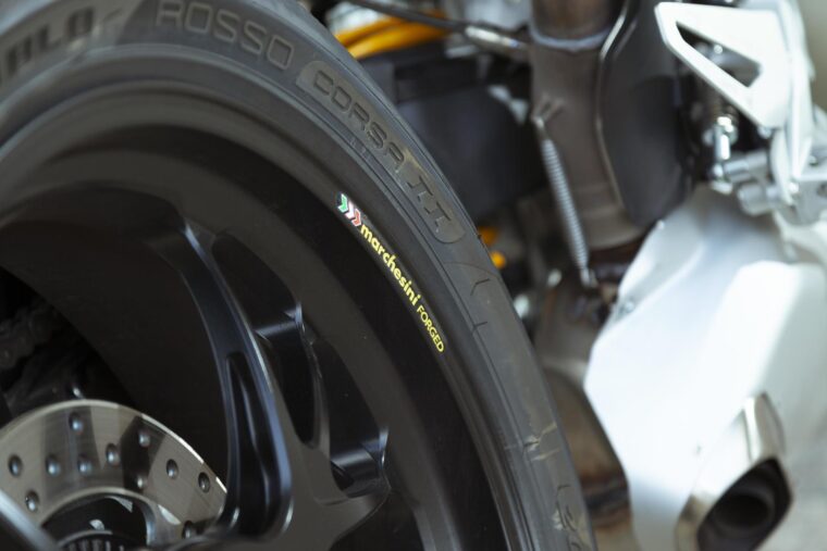 Ducati-Streetfighter-V4-S-2020-detalles-37