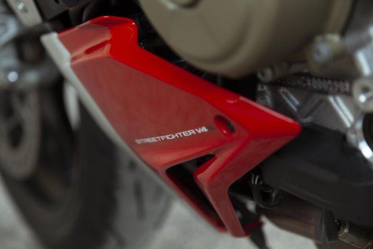 Ducati-Streetfighter-V4-S-2020-detalles-39