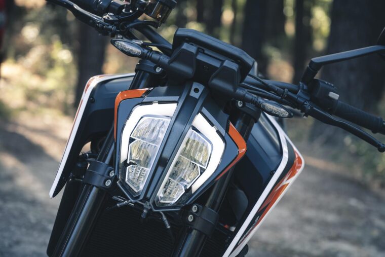 KTM-890-Duke-R-2020-detalles-11
