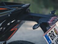 KTM 890 Duke R 2020 detalles 13