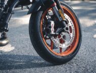 KTM 890 Duke R 2020 detalles 2