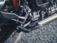 KTM 890 Duke R 2020 detalles 20
