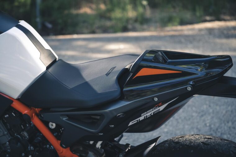KTM-890-Duke-R-2020-detalles-30