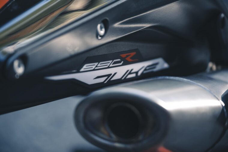 KTM-890-Duke-R-2020-detalles-5