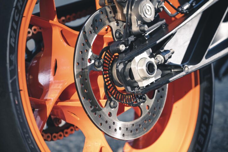 KTM-890-Duke-R-2020-detalles-6
