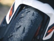 KTM 890 Duke R 2020 detalles 9