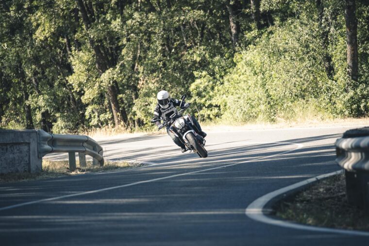 KTM 890 Duke R 2020 prueba 1
