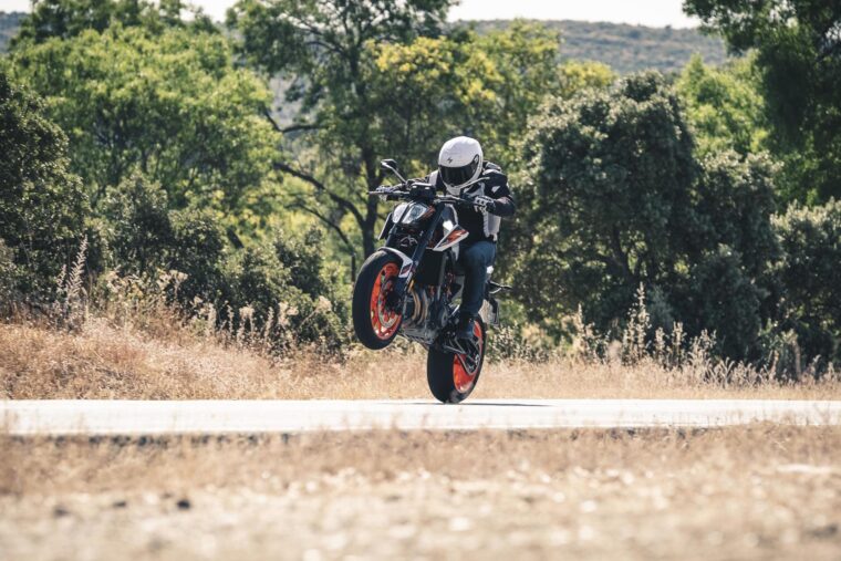 KTM-890-Duke-R-2020-prueba-16
