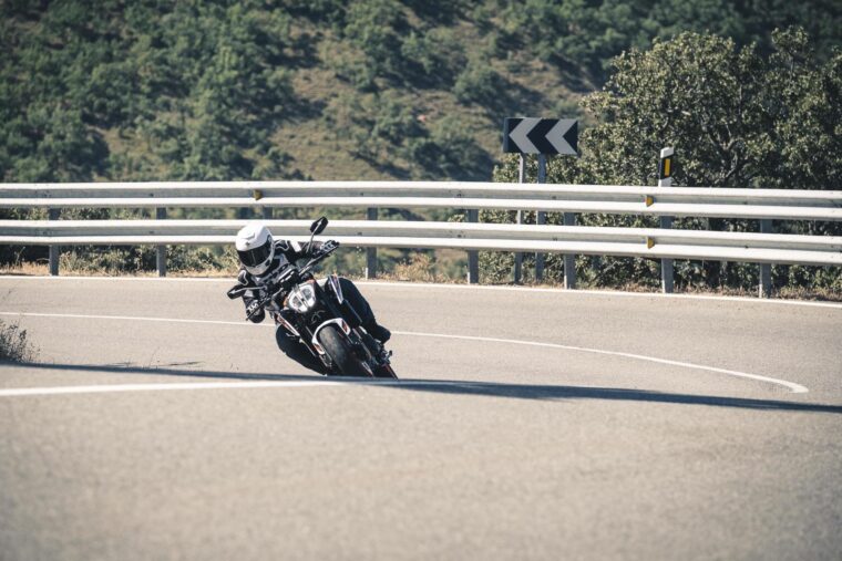 KTM-890-Duke-R-2020-prueba-18